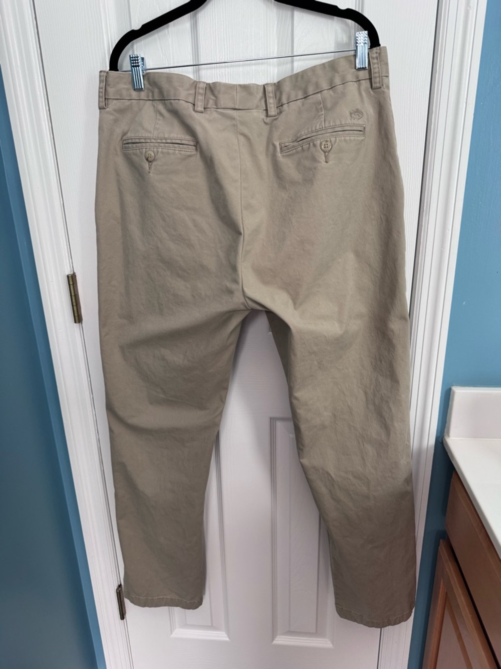 Southern Tide Men's Straight-Leg Chinos in Khaki - Picture 4 of 7